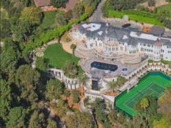 Mengintip Rumah Rp 225 Miliar Milik Bos Tesla