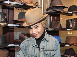 Sukses Jadi Penyanyi, Begini Pengalaman Yuna Zarai Berhijab di LA Sukses Jadi Penyanyi, Begini Pengalaman Yuna Zarai Berhijab di LA