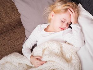 Si Kecil Sedang Flu dan Tak Nafsu Makan? 4 Minuman Sehat Ini Bisa Diberikan!