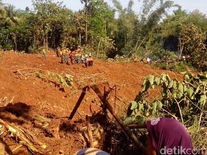Jawa Tengah Banjir dan Longsor, Risma Perintahkan Buka Posko Peduli
