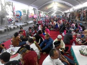 Haul Bung Karno ke-46 Ditandai dengan Kenduri Seribu Tumpeng Haul Bung Karno ke-46 Ditandai dengan Kenduri Seribu Tumpeng