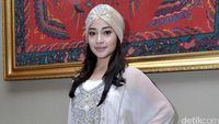 Nikita Willy Cantik Berkaftan Putih