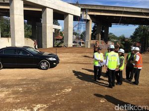Jokowi Tinjau Tol Bocimi yang Sudah Ground Breaking 4 Kali Sejak 1997 Jokowi Tinjau Tol Bocimi yang Sudah Ground Breaking 4 Kali Sejak 1997
