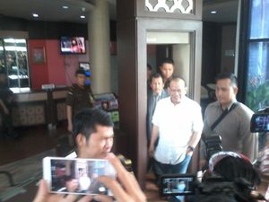 Kata La Nyalla Usai Diperiksa Penyelidik KPK di Kejagung