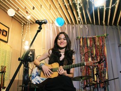Ini Tiga Nama Gitar Sheryl Sheinafia