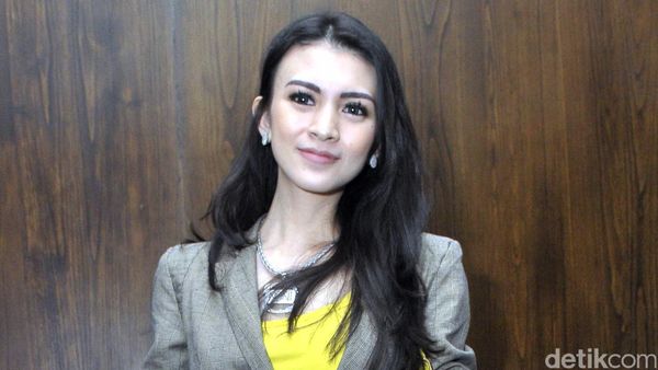 Jadi Ibu, Donita Makin Cantik!