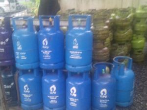 Polisi Bongkar Pangkalan Gas Oplosan 12 Kg di Tangerang Selatan