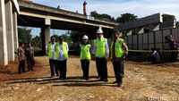 Jokowi Tinjau Proyek Tol Bocimi dan Peternakan Sapi