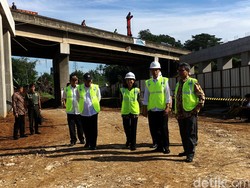 Tinjau Proyek Tol Cimanggis-Cibitung, Jokowi: Ini Sejak 2006 Tidak Selesai