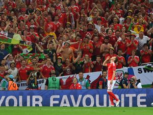 Karena Wales Negara Kecil dengan Gairah Sebesar Benua