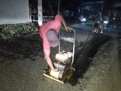 Jelang Arus Mudik, Satgas Jalan Berlubang Banyuwangi Siap Mengaspal Jalan