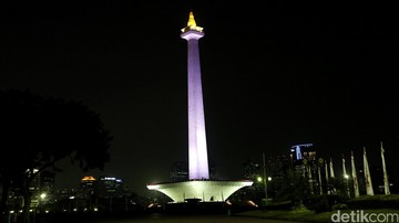 Monas Terkepung Kemacetan, Akses Jalan Lumpuh Hingga Malam