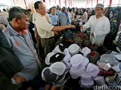 Bank Mandiri Salurkan Sembako Murah di Lingkungan TNI dan Polri