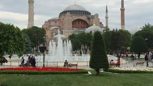 Potret Megahnya Arsitektur Masjid Hagia Sophia yang Dulunya Gereja