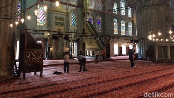 Mengintip Masjid Biru Turki