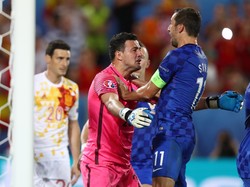 Ini yang Dibisikkan Srna kepada Subasic Sebelum Ramos Mengambil Penalti