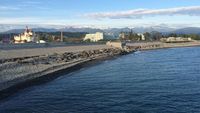 Santai Sore di Tepi Laut Hitam