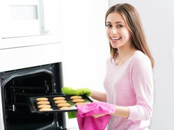 Mau Memanggang Kue dengan Oven Listrik? Perhatikan 4 Hal Penting Ini