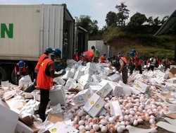 Ratusan Ton Buah Impor asal Tiongkok Dimusnahkan