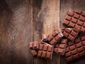 Makan Cokelat Saat Sarapan Bisa Bantu Turunkan Berat Badan Lho! Makan Cokelat Saat Sarapan Bisa Bantu Turunkan Berat Badan Lho!
