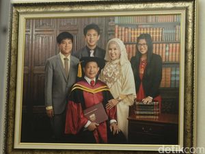 Melihat Hubungan Komjen Tito dengan Tiga Buah Hatinya