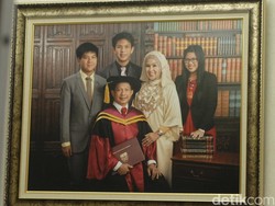 Melihat Hubungan Komjen Tito dengan Tiga Buah Hatinya