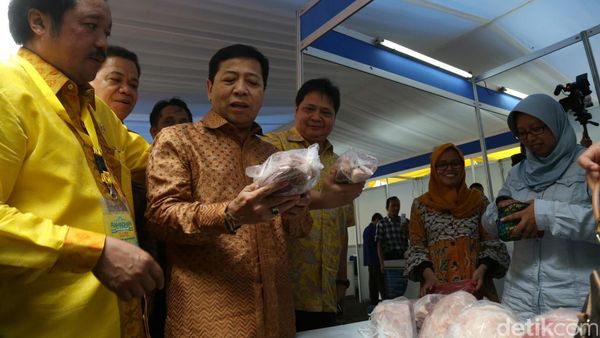 DPP Golkar Gelar Pasar Murah