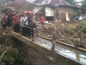 Didatangi Ganjar, Korban Banjir Banyumas Ngadu Tak Ada Bantuan Pemerintah