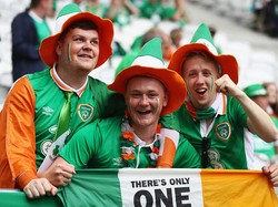 Medali Istimewa dari Kota Paris untuk Fans Republik Irlandia