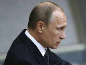 Putin Bercanda Akan Tawarkan Suaka ke Bos FBI yang Dipecat Trump Putin Bercanda Akan Tawarkan Suaka ke Bos FBI yang Dipecat Trump