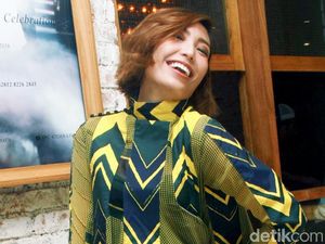 Ayu Dewi Cerita Soal Suami yang Manja Menggemaskan