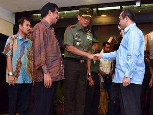 Mendes Terima Pangdam XVI Pattimura Mendes Terima Pangdam XVI Pattimura