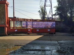 Spanduk Tolak Sampah Jakarta Bertebaran di Bantargebang Bekasi