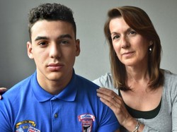 Mirip di Film 50 First Dates, Memori Remaja Ini Terhapus Tiap Malam