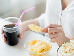 Inilah 9 Kebiasaan yang Bisa Mengganggu Pola Makan Sehat (1)