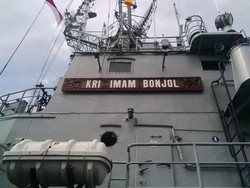Usai Rapat Soal Natuna, Jokowi Cek Kondisi KRI Imam Bonjol