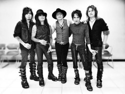 /rif: Band Lain Turun, Kami Sih Enggak