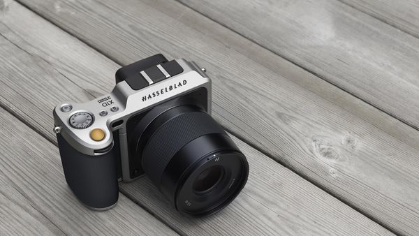 Mirrorless Medium Format Seharga Rp 119 Juta