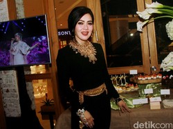 Tema Baju Lebaran Syahrini Tahun Ini: Aunty Incess Manja