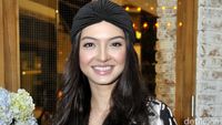 Raline Shah Cantik Berkaftan