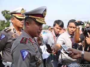 Kakorlantas Polri Ingatkan Pemudik: Jangan Istirahat di Bahu Jalan Tol, Bahaya!