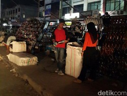 Jadi Biang Macet, Satpol PP Tertibkan Pasar Jongkok di Pekanbaru