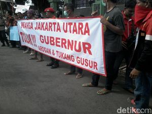 Massa Pendemo Tolak Ahok di Penjaringan