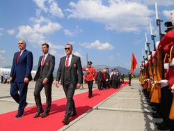 Albania Akan Bangun Negara Muslim Mirip Vatikan