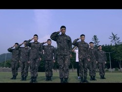 TVXQ dan Super Junior Comeback Dadakan Berseragam Tentara