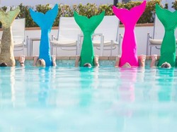 Di Kelas Fitness Ini, Orang Berolahraga Sembari Jadi Putri Duyung