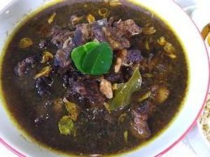 Menu Hari Ke-20: Uenake Poll! Rawon dan Soto Sulung Khas Suroboyo