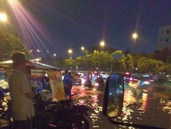 Genangan Besar Juga Bermunculan di Sunter Sampai Gandaria