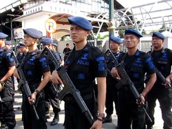 Personel Brimob Diterjunkan Amankan Kereta Api Lebaran