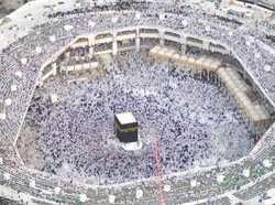 Matahari Melintas Persis di Atas Kabah Jumat, Perbaiki Arah Kiblat Anda